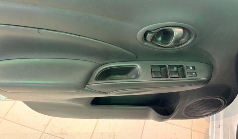 
								2012 Nissan Versa Sedan 1.6 S 5sp full									