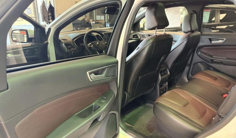 
								2021 Ford Edge Titanium Awd full									