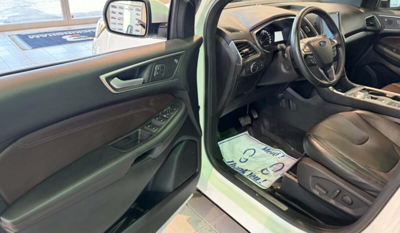 
								2021 Ford Edge Titanium Awd full									