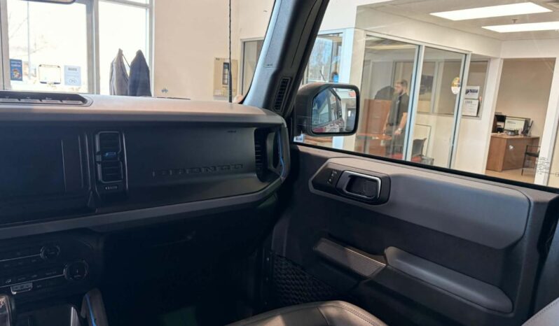 
								2022 Ford Bronco 4-Door Black Diamond full									