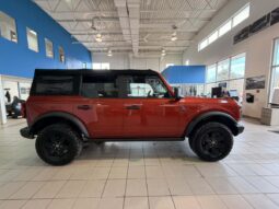 
										2022 Ford Bronco 4-Door Black Diamond full									
