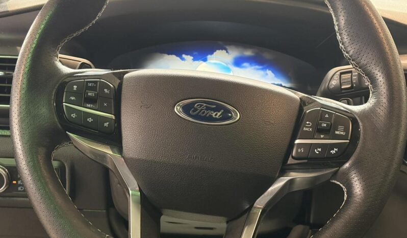 
								2022 Ford Explorer ST full									