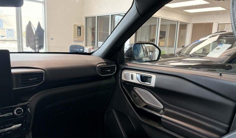 
								2022 Ford Explorer ST full									