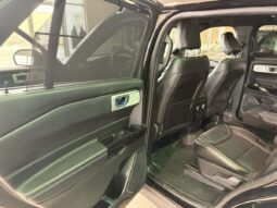 
										2022 Ford Explorer ST full									