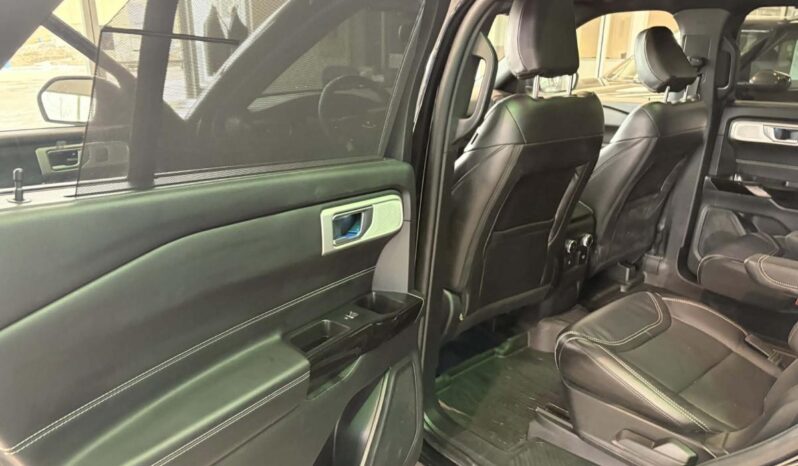 
								2022 Ford Explorer ST full									