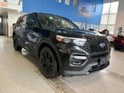 
										2022 Ford Explorer ST full									
