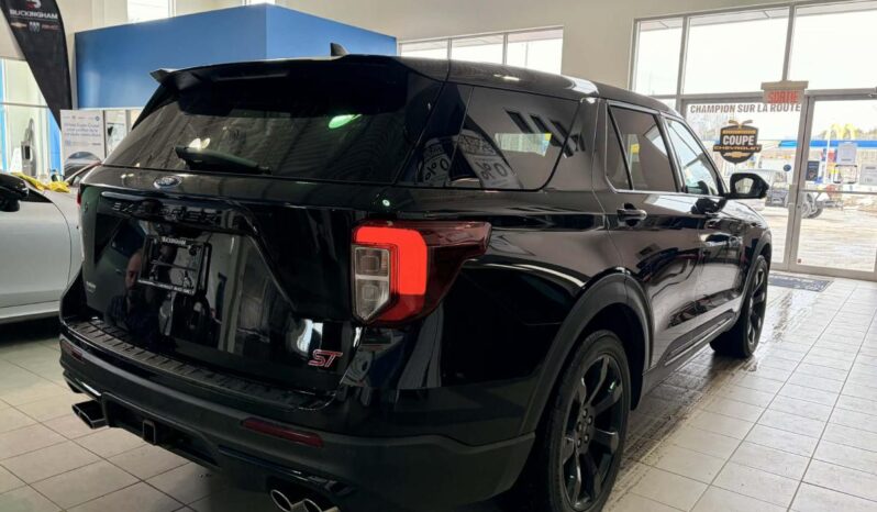 
								2022 Ford Explorer ST full									