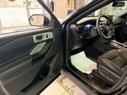 
										2022 Ford Explorer ST full									