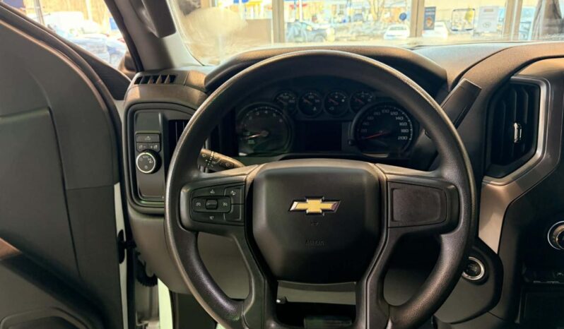 
								2024 Chevrolet Silverado 1500 Regular Cab Long Box full									