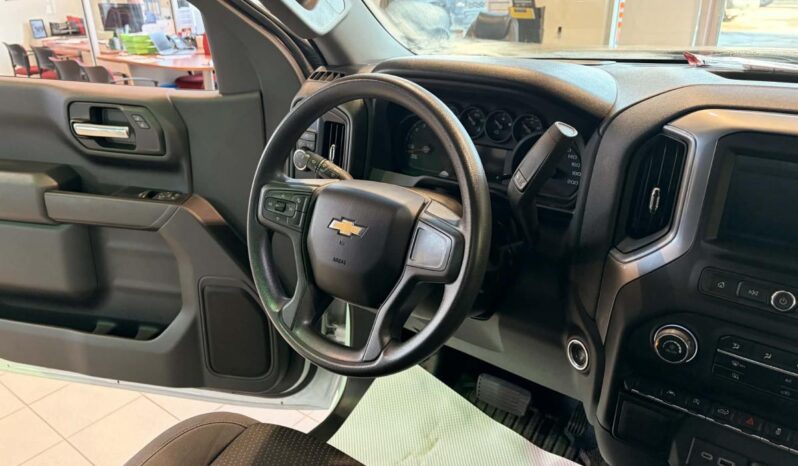 
								2024 Chevrolet Silverado 1500 Regular Cab Long Box full									