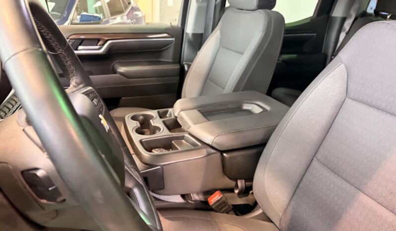 
								2025 Chevrolet Silverado 1500 Crew Cab Short Box 4 full									