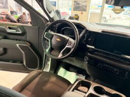 
										2025 Chevrolet Silverado 1500 Crew Cab Short Box 4 full									