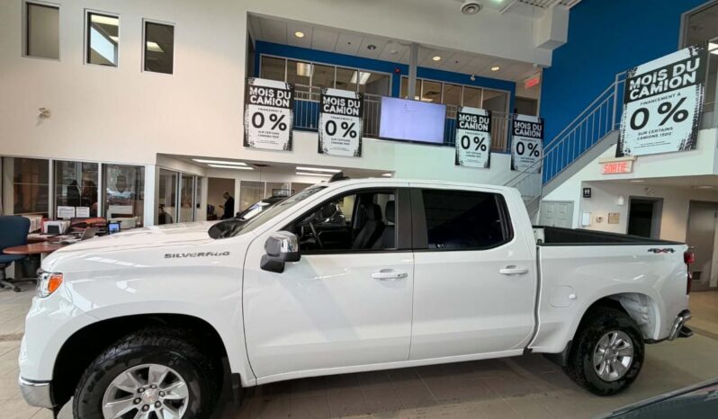 
								2025 Chevrolet Silverado 1500 Crew Cab Short Box 4 full									