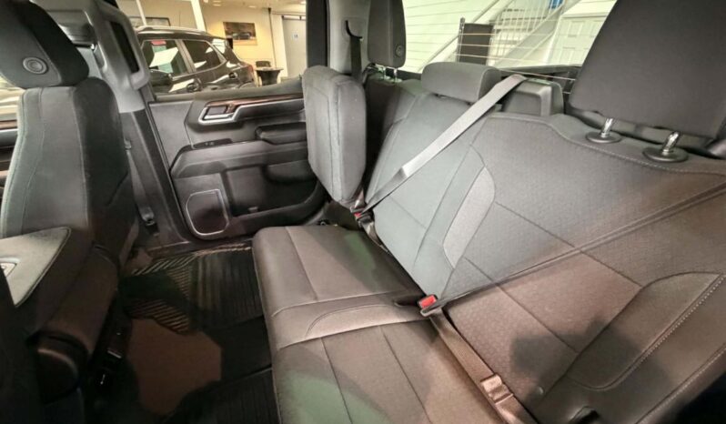 
								2025 Chevrolet Silverado 1500 Crew Cab Short Box 4 full									