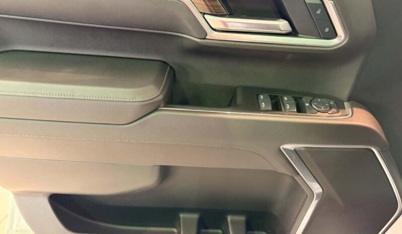 
								2025 Chevrolet Silverado 1500 Crew Cab Short Box 4 full									