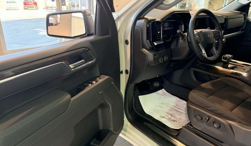 
								2026 Chevrolet Silverado 1500 Crew Cab Standard full									