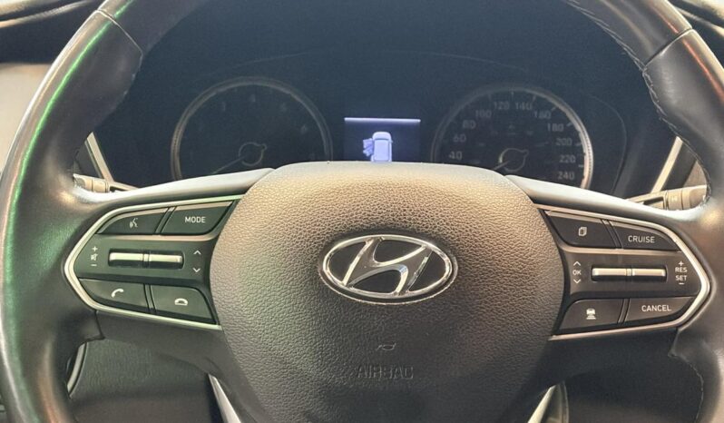 
								2020 Hyundai Santa Fe Essential Awd 2.4l full									