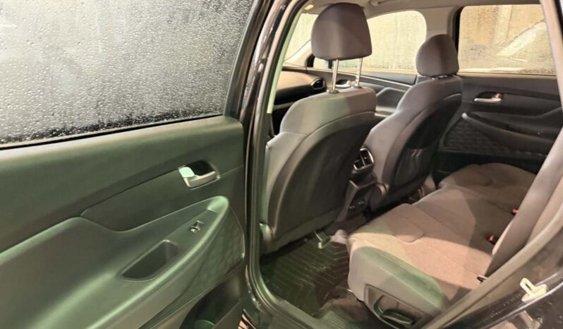 
								2020 Hyundai Santa Fe Essential Awd 2.4l full									