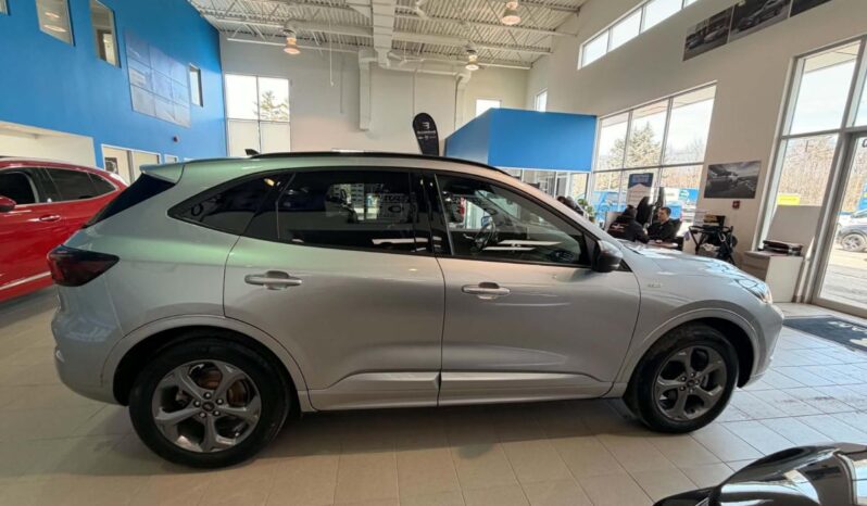 
								2023 Ford Escape St-Line Awd full									