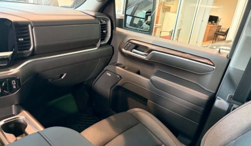 
								2026 Chevrolet Silverado 1500 Crew Cab Standard full									