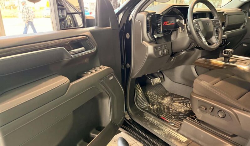 
								2026 Chevrolet Silverado 1500 Crew Cab Standard full									