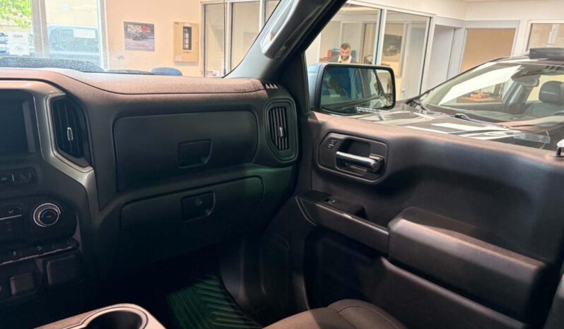 
								2024 Chevrolet Silverado 1500 Crew Cab Standard full									
