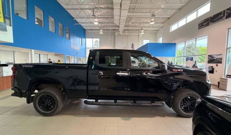 
								2024 Chevrolet Silverado 1500 Crew Cab Standard full									