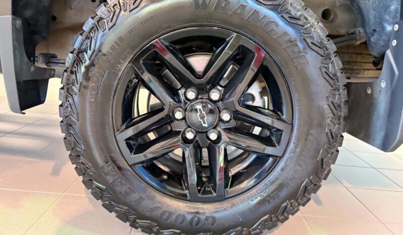 
								2025 Chevrolet Silverado 1500 Crew Cab Standard full									