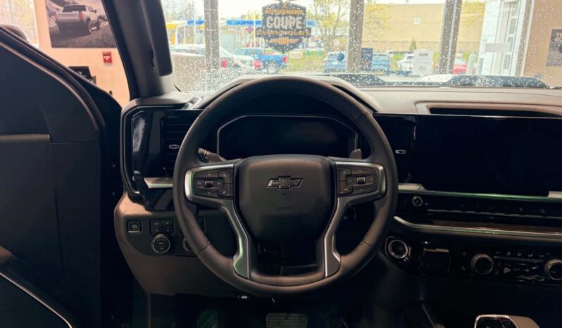 
								2026 Chevrolet Silverado 1500 Crew Cab Standard full									