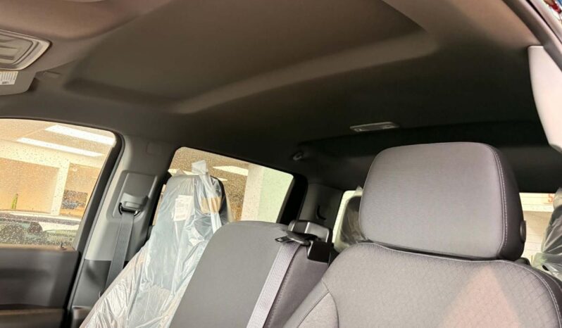 
								2026 Chevrolet Silverado 1500 Crew Cab Standard full									