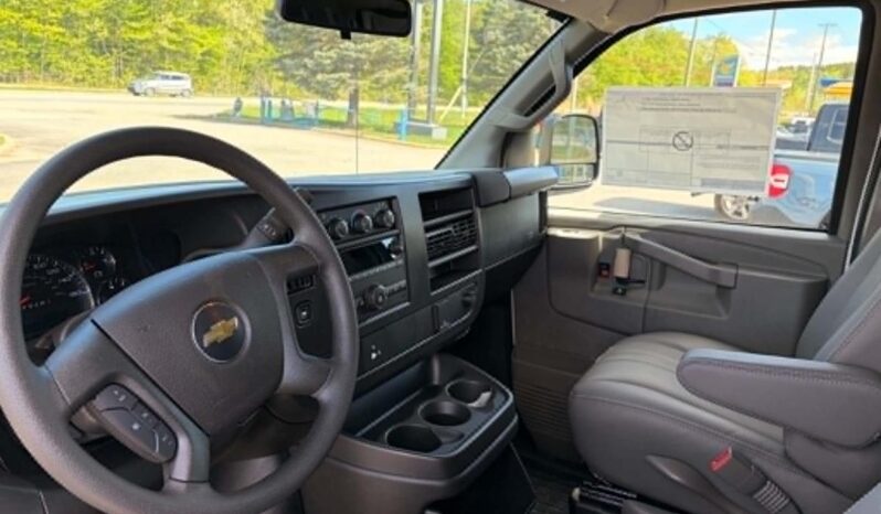 
								2026 Chevrolet Express Cargo Van 2500 Extd Wheelbase full									