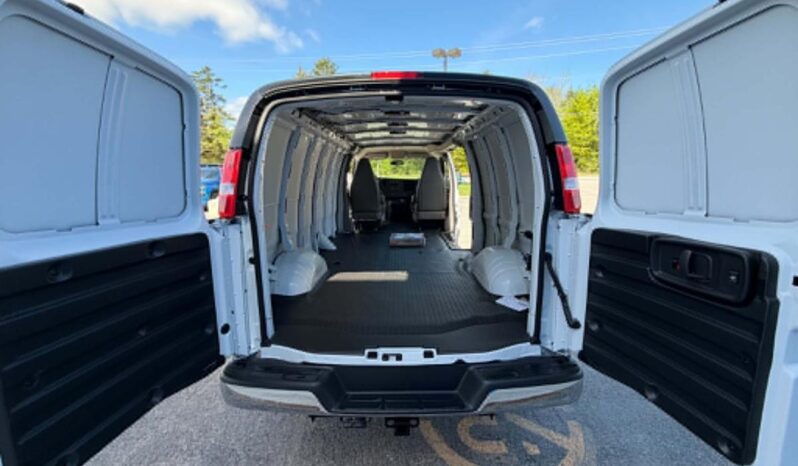 
								2026 Chevrolet Express Cargo Van 2500 Extd Wheelbase full									