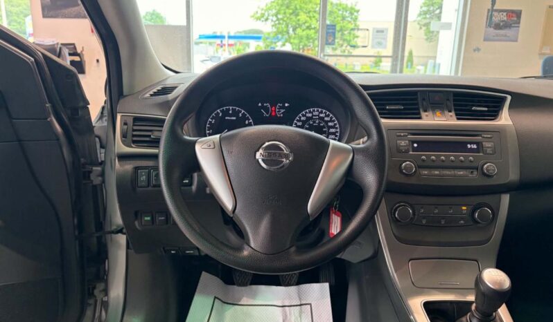
								2014 Nissan Sentra 1.8 S 6sp full									