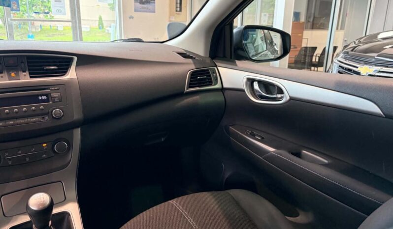 
								2014 Nissan Sentra 1.8 S 6sp full									