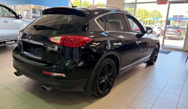 
								2015 Infiniti QX50 Wagon full									
