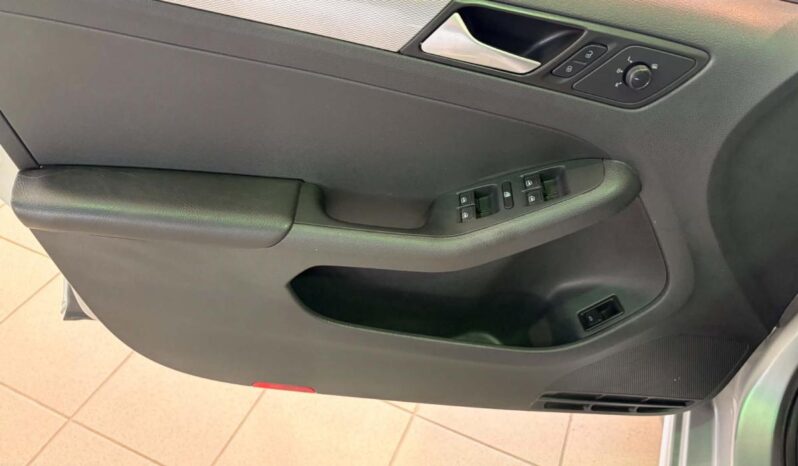 
								2016 Volkswagen Jetta Trendline Plus 1.4t full									