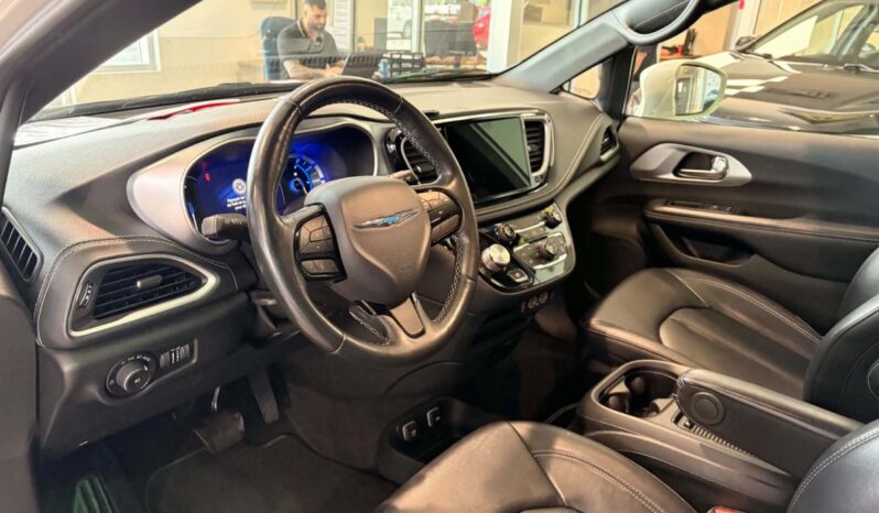 
								2021 Chrysler Pacifica Hybrid Touring L full									