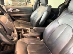 
										2021 Chrysler Pacifica Hybrid Touring L full									