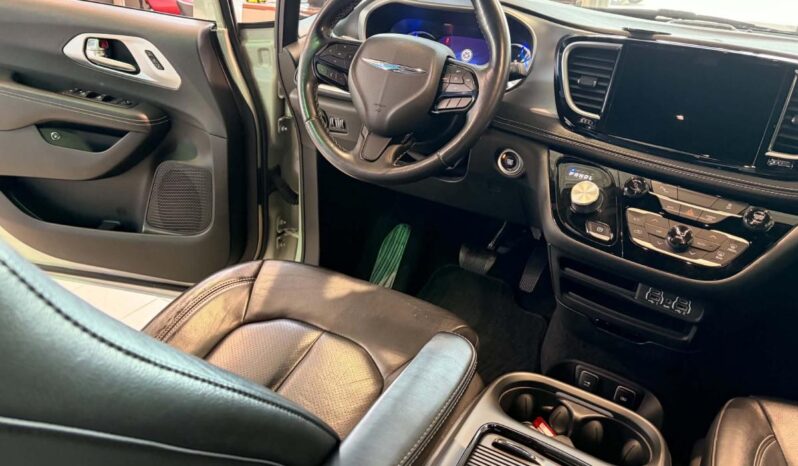 
								2021 Chrysler Pacifica Hybrid Touring L full									