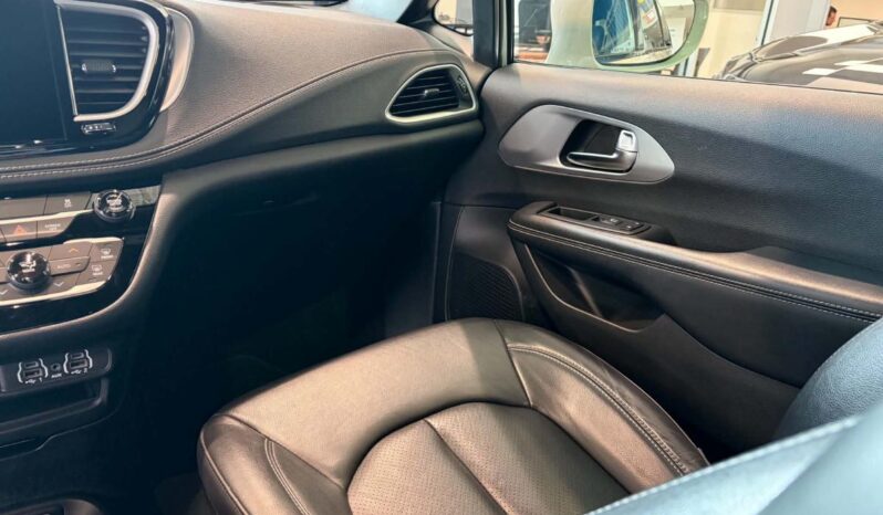 
								2021 Chrysler Pacifica Hybrid Touring L full									