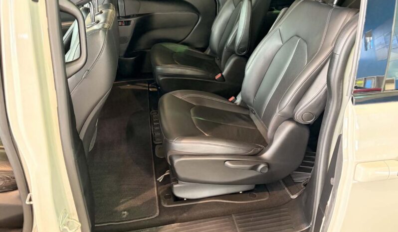 
								2021 Chrysler Pacifica Hybrid Touring L full									