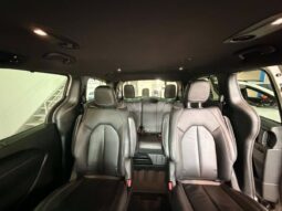 
										2021 Chrysler Pacifica Hybrid Touring L full									