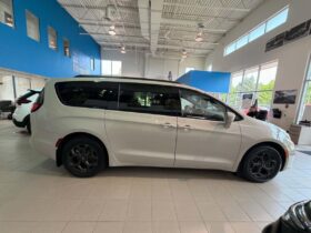 2021 Chrysler Pacifica Hybrid Touring L