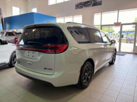 2021 Chrysler Pacifica Hybrid Touring L