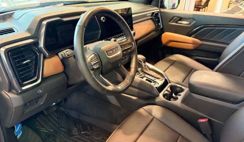 
								2023 GMC Canyon Crew Cab Short Box full									