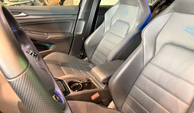 
								2024 Volkswagen Golf R 2.0 T 6sp full									