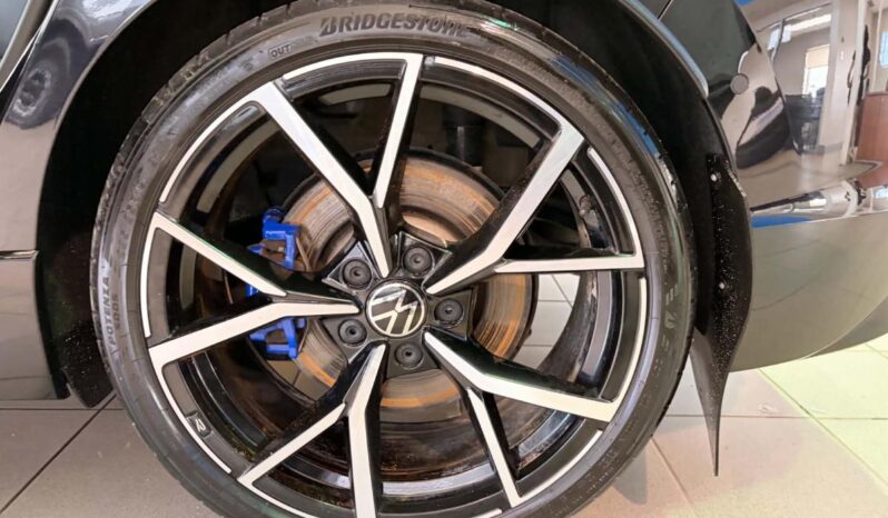 
								2024 Volkswagen Golf R 2.0 T 6sp full									