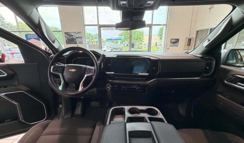 
								2025 Chevrolet Silverado 1500 Crew Cab Short Box 4 full									