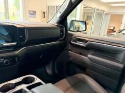 
										2025 Chevrolet Silverado 1500 Crew Cab Short Box 4 full									