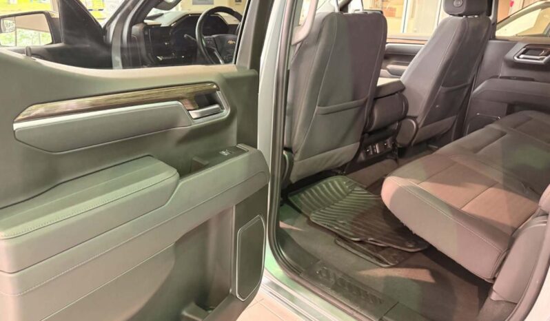 
								2025 Chevrolet Silverado 1500 Crew Cab Short Box 4 full									